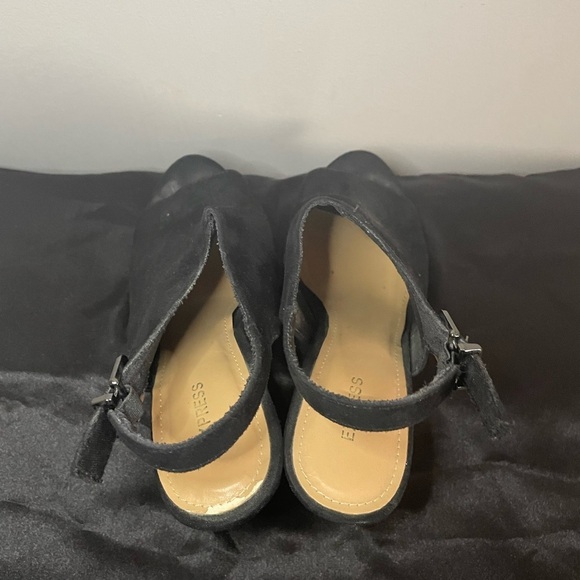 Express Peep-Toe Block Heels - Picture 6 of 9